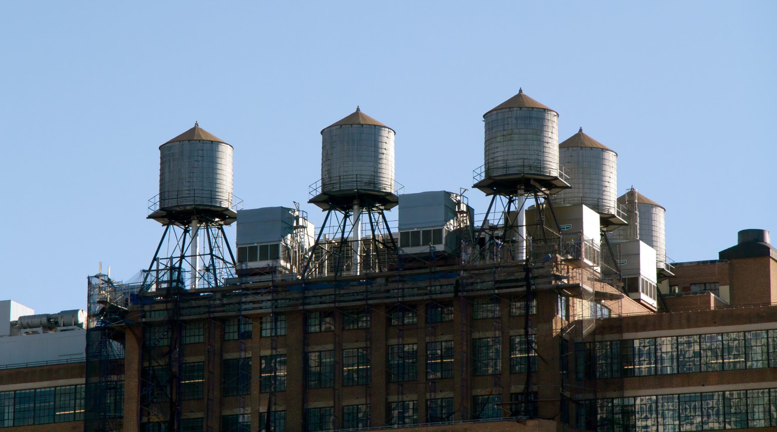 ROOFTOP WATER TANKS NYC USA Oct 2025